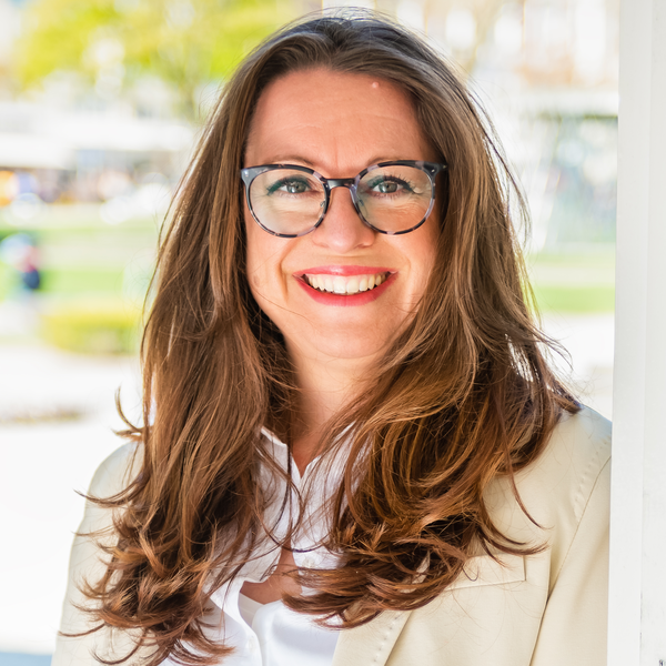 Mona Wiezoreck Conmet